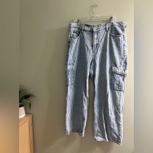 Old navy super high rise baggy wide leg cargo style jeans